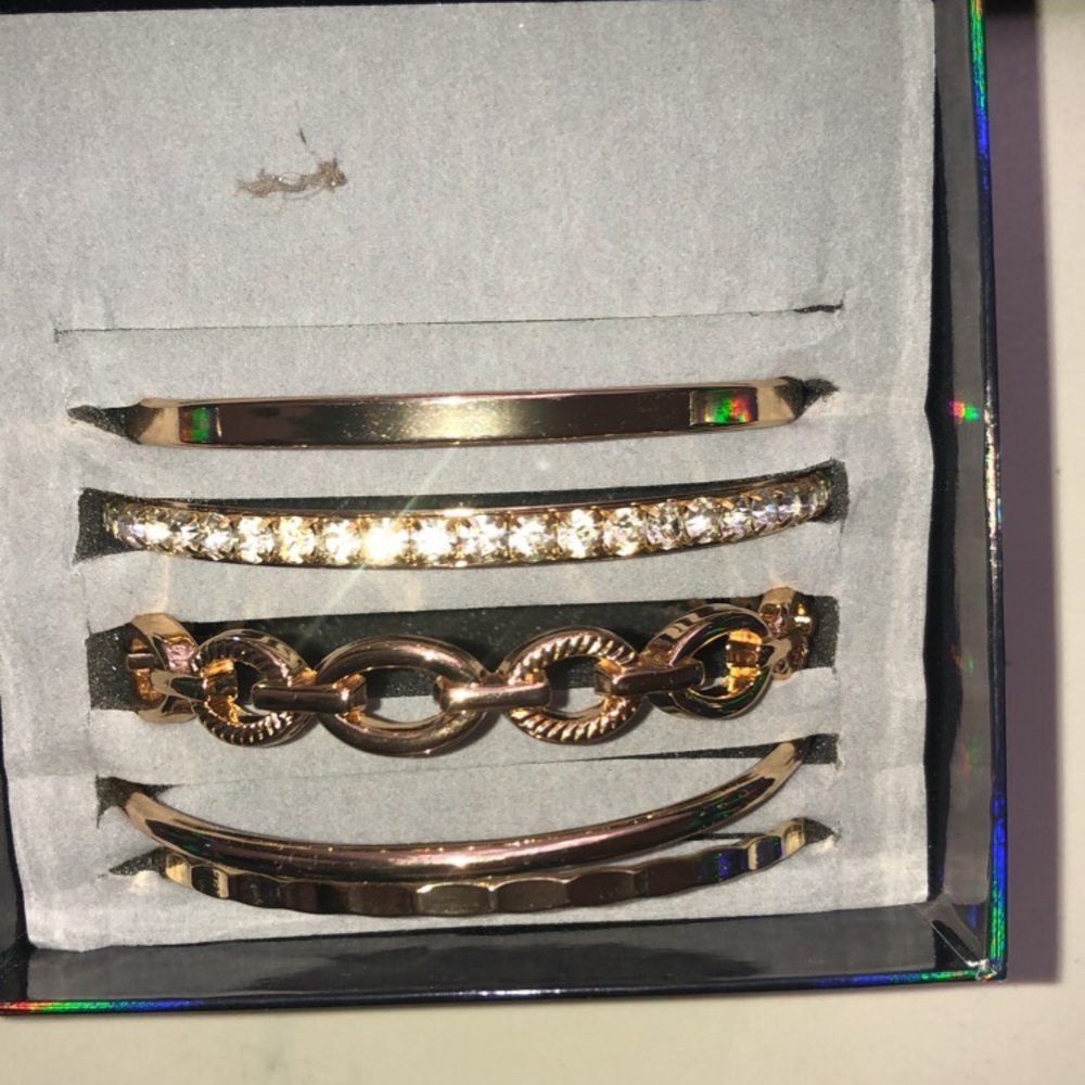 Gold braclet